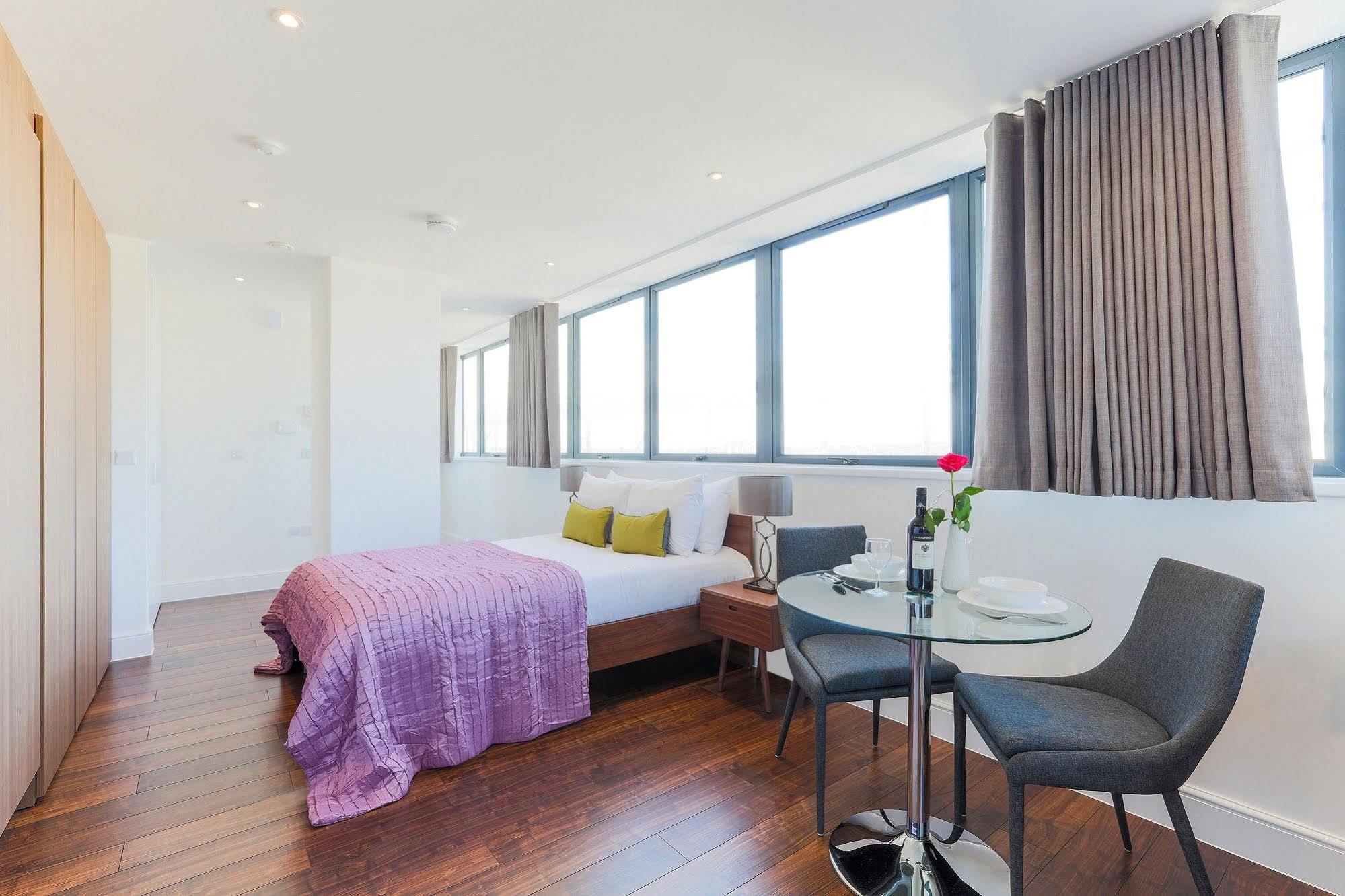 Swiss Cottage One 런던 외부 사진